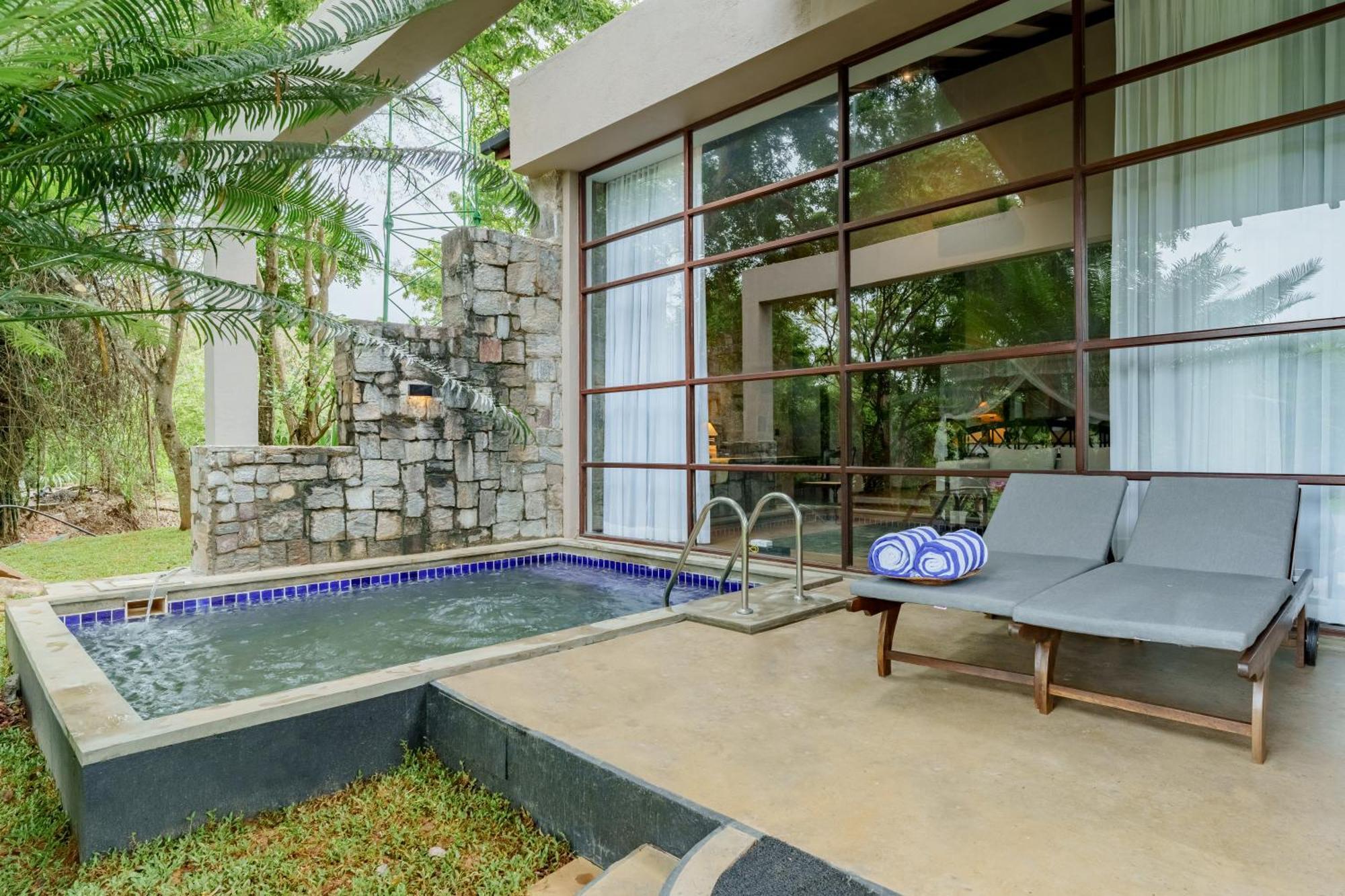Ayugiri Ayurveda Wellness Resort Сигирия Екстериор снимка