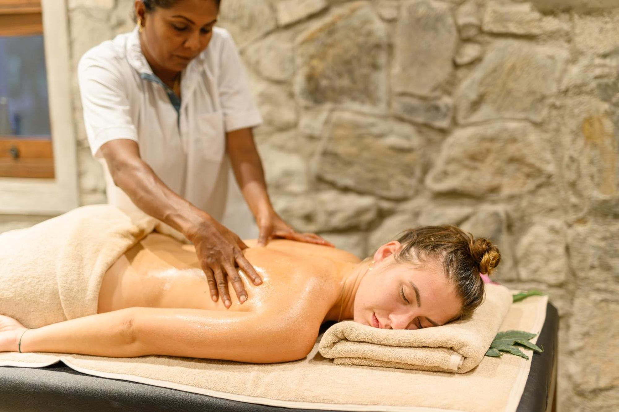 Ayugiri Ayurveda Wellness Resort Сигирия Екстериор снимка