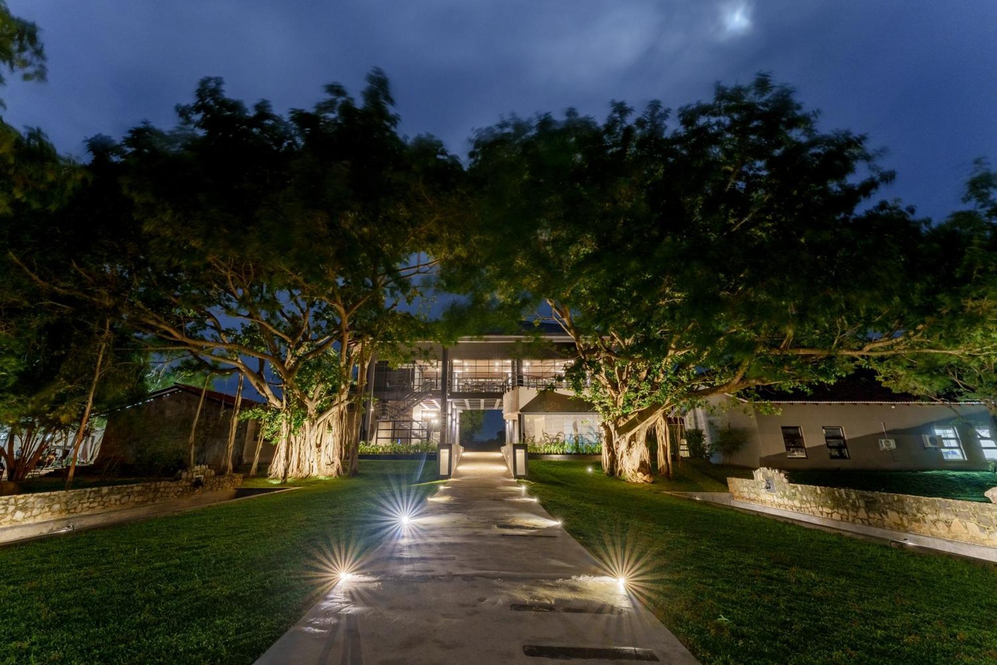 Ayugiri Ayurveda Wellness Resort Сигирия Екстериор снимка